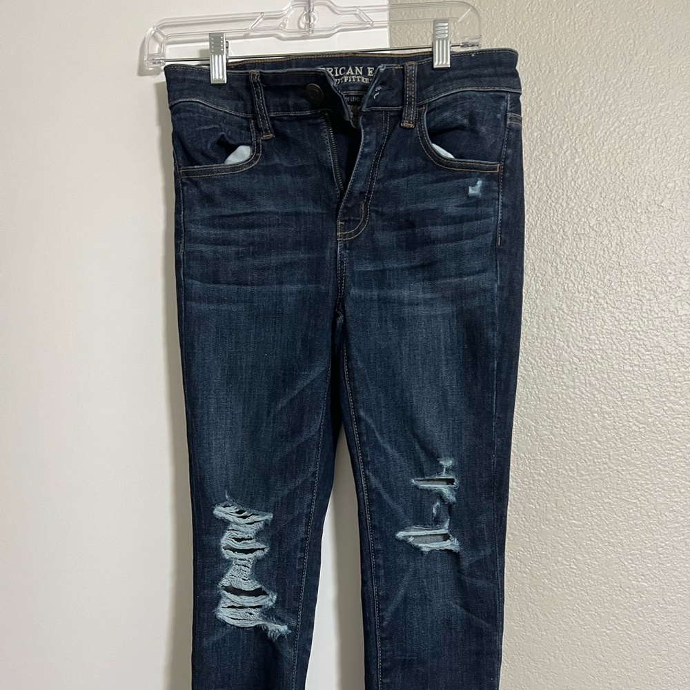 American eagle distressed dark denim size 4S.